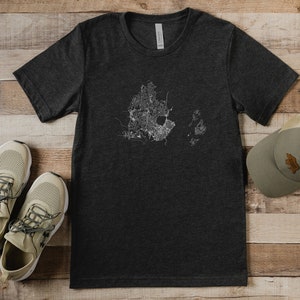 Portland Maine Custom City Map Camiseta Regalo para él City of Roses Camiseta para papá Explora ME Camisa de recuerdo personalizada Sí La vida es buena aquí