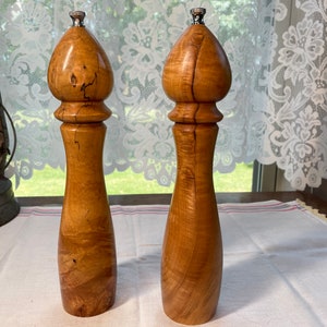 Salt and Pepper Mill Set | Curly Figured Maple |