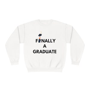 Äntligen en examen-tröja, klassens examen-tröja, gymnasieelever, examen-t-shirt, examensskjorta, examenspresent