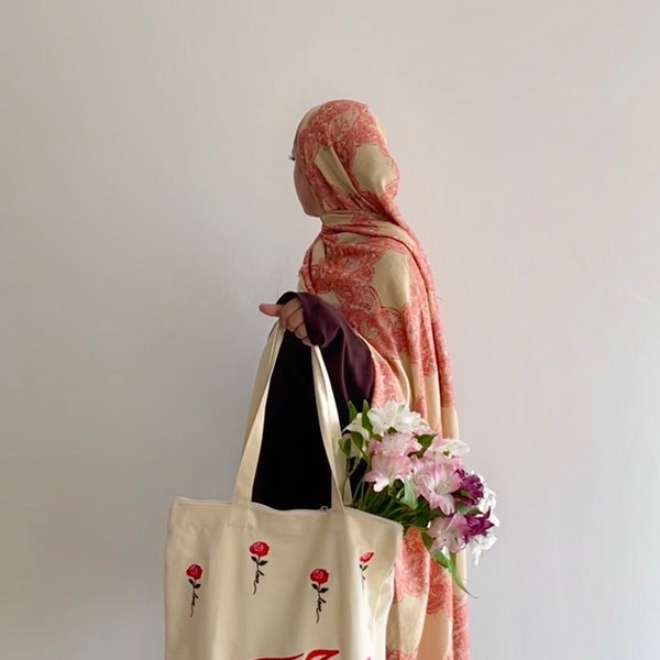 Sac fourre-tout brodé Hub | Amour et roses | Soufi | Cadeau islamique | Sac réutilisable 100 % coton avec bouton | Mode hijabi | Vêtements musulmans