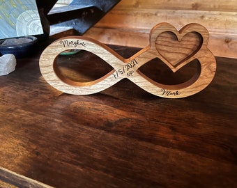 Beautiful Wooden Infinity Heart sign or ring holder, Easel CNC File and SVG, Wooden gift, Valentines Day Gift