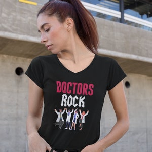 Doctors Rock Women&#39;s Short Sleeve V-Neck Tee, Doctor shirts, Doctor gift ideas, gift for doctors, women shirt with doctor design
