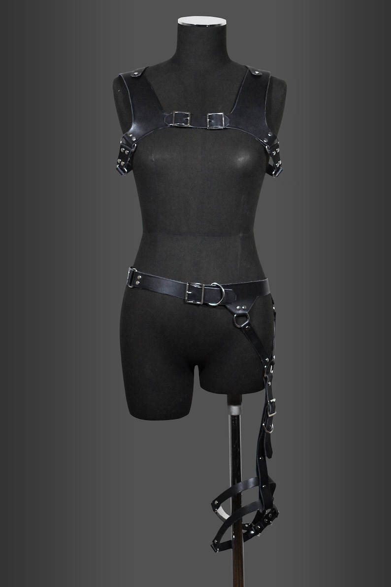 Ada Wong Cosplay Resident Evil 4 Remake Harness Leatherwork Pattern