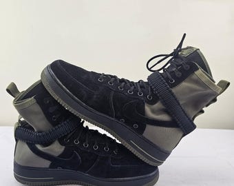 Nike high top boot sneakers black olive green size 11.5