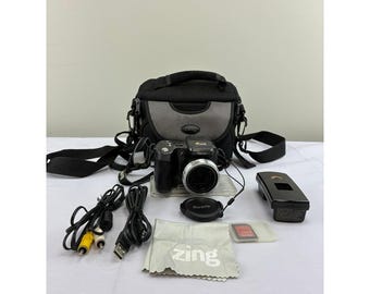 Kodak EasyShare ZD710 7.1MP Digital Camera 10x Zoom Bundle w/ Case Tested