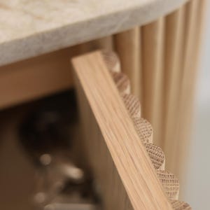 Floating Curved Sing sink vanity with White Oak Rounded Reeds Front 22"-32"-36" Powder zdjęcie 4