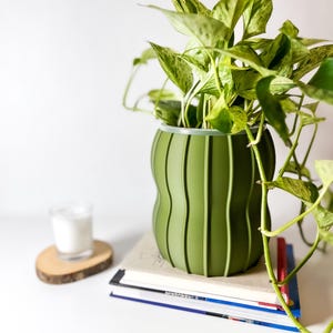 HOBAK Planter Pot 4&quot;, 5&quot;, 6&quot;, 7&quot; Tall Clear Pot with Drainage Modern Decorative Planters for Plant Lover, Indoor Plant Large Cache Pot