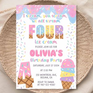 Puede incluir: Una invitación a una fiesta de cumpleaños con temática de helado rosa, azul y amarillo para una niña que cumple cuatro años. La invitación dice "Yo grito, tú gritas, todos gritamos CUATRO helado. Por favor, únase a nosotros para la fiesta de cumpleaños de Olivia. Sábado, 27 de julio de 2024 a las 2:00 PM. 251 Montreal Ave, Regina, CA. RSVP a Emma al 987-123-4567."