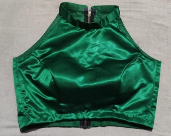 Camicetta in sari di seta verde fatta a mano: top indiano con scollo all'americana