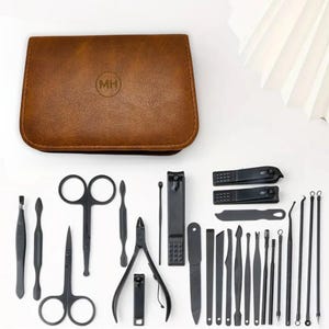 Personalized manicure set / engraved nail kit / custom manicure kit and nail set personalised