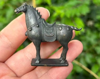 馬の像 - アンティーク中国風の立ち姿のブロンズ馬 - 高さ 39 cm/16