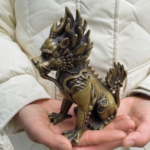 Tibet Di Ting Beast Ornament Pixiu Miniature Brass Nepal Mythological Creature Foo Dog Lion Feng shui Decor Ancient bronze auspicious PDD134