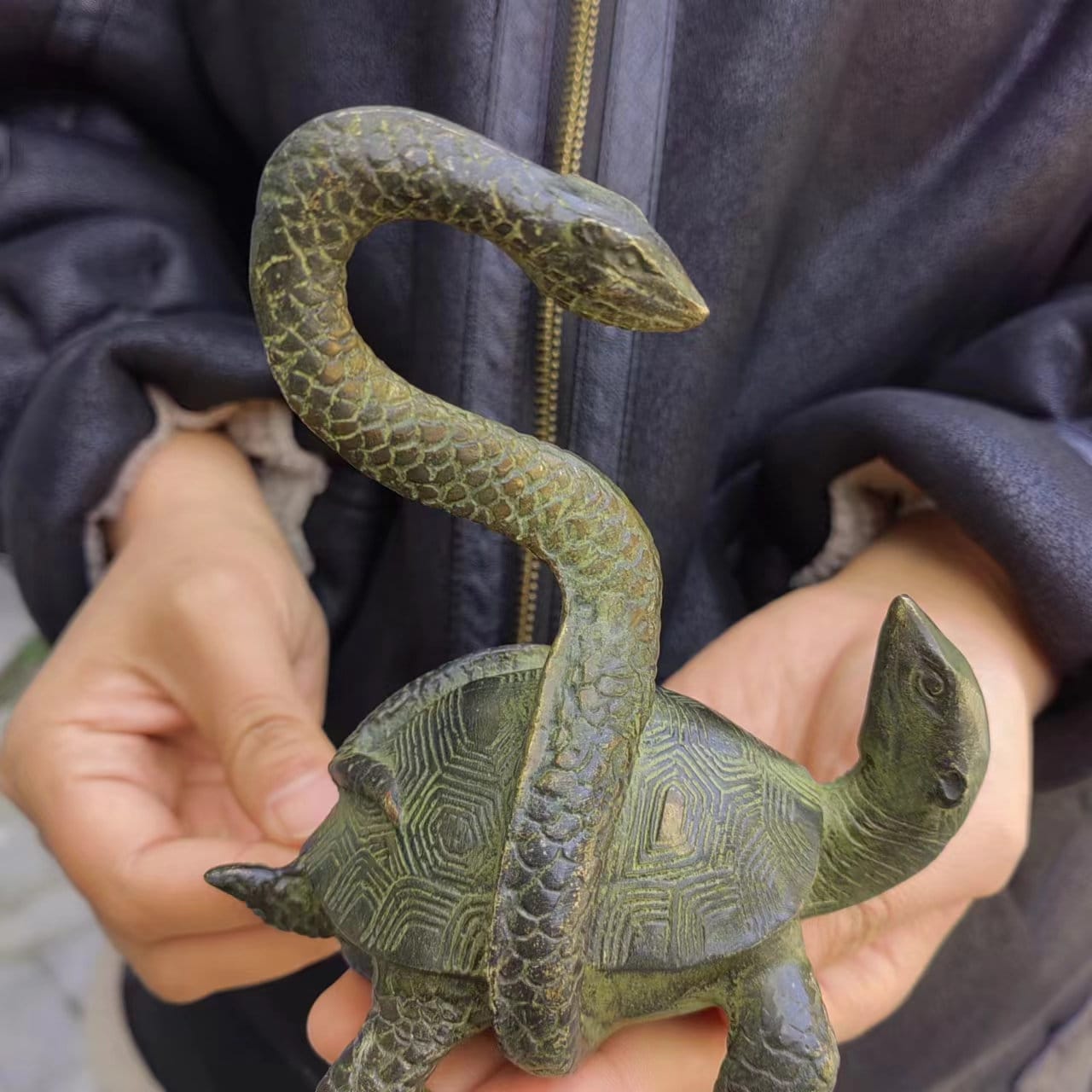 ヴィンテージ風水玄武像: 亀と蛇の置物 - Etsy 日本