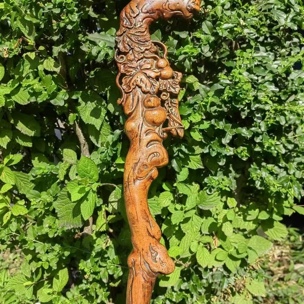 Vintage Style Carved Wood Walking Cane with Ergonomic Palm Grip