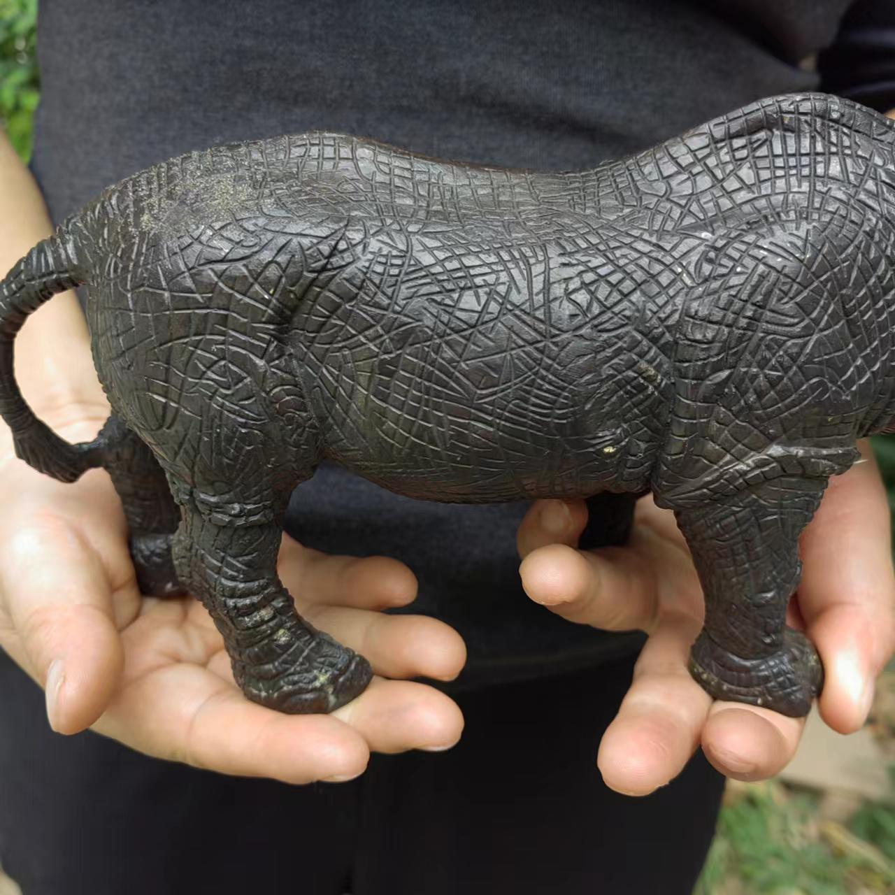 ブロンズサイの置物：コレクター向け野生動物彫刻 - Etsy 日本