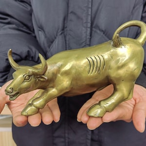 Home Decor Copper Wall Street Bull Statue Sculpture,Brass Cow Ox Statuette Figurine Modern Home Decor Office Lucky Feng Shui Ornaments PD138