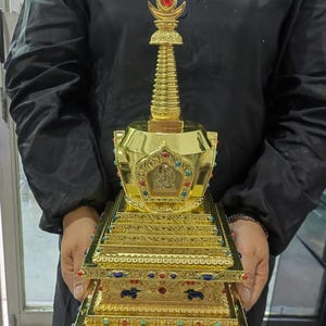 Temple bouddhiste népalais stupa, pagode stupa en cuivre, récipient de stockage de reliques de Bouddha entièrement fait main, cercueil en laiton fontaine de jardin zen d&#39;autel