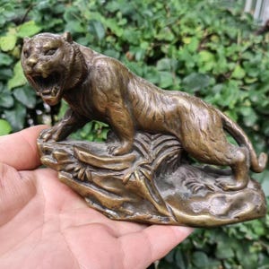 Vintage Stil Messing Wildkatze Statue Sibirischer Tiger Design Handgefertigte Figur Prunkstück Dekor Liegerad Große Katze Retro Good Luck Housewarming P703
