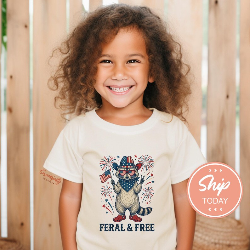 Feral And Free Kid Shirt | 4th Of July Toddler Shirt | Patriotic Raccoon Kids Tee | Independence Day Youth Clothing(KA-JUL47) bild 2