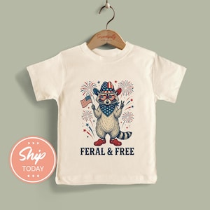 Feral And Free Kid Shirt | 4th Of July Toddler Shirt | Patriotic Raccoon Kids Tee | Independence Day Youth Clothing(KA-JUL47) bild 1