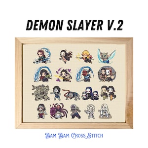 Puede incluir: Un patrón de punto de cruz enmarcado con personajes de la serie de anime "Demon Slayer". El patrón incluye varios personajes, entre ellos Tanjiro Kamado, Nezuko Kamado, Zenitsu Agatsuma, Inosuke Hashibira y otros. El patrón se titula "Demon Slayer V.2" y está etiquetado como "Bam Bam Cross Stitch".