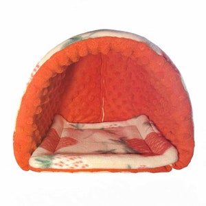 Guinea Pigs and Small Animals Hidey Cave comes with Pee Pad 6"Wx6"Lx5"H / 8"Wx8"Lx6"H / 10"Wx10"Lx7"H