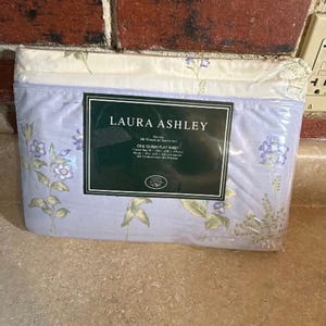 90s deadstock Laura Ashley Cottagecore lavender floral Queen size flat sheet