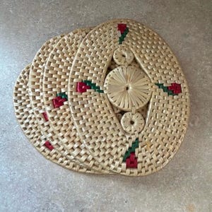 Vintage Cottagecore boho raffia wicker woven rose trivets or hot pads set of 4