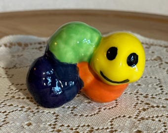 Vintage Small Colorful Ceramic Pottery Trinket Shelf Garden Inch Worm