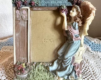 90s Cherub Seraphim Angel Ornate Grape Vine and Fruit Basket Frame 3X4.5