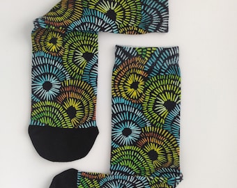 竹製ソックス - 通気性に優れた特別なデザイン - コーラルカラーのサイクル ドローイング