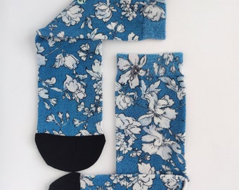 竹製ソックス - 通気性に優れた特別なデザイン - 青い花柄の手描き