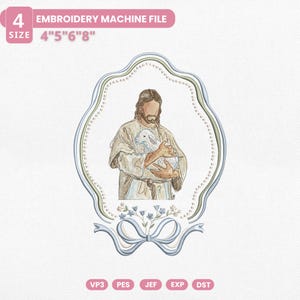 Op de afbeelding: Een borduurmachinebestand met een religieuze illustratie. De afbeelding toont een figuur die een lam vasthoudt in een decoratief kader, met blauwe en groene details. De tekst "EMBROIDERY MACHINE FILE" en maten zijn weergegeven.