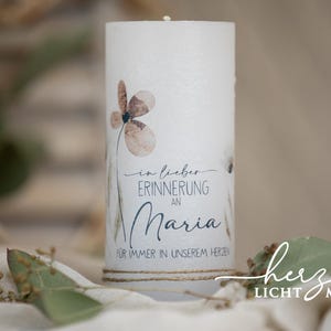Trauerkerze &quot;BLUMEN&quot; Erinnerungskerze modern individuell personalisiert mit Wunschtext Trauergeschenk Licht im Dunkel Verlustbewältigung