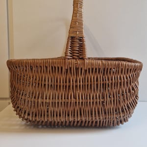 Market Basket Country Basket, Vintage Basket, Gift for mama,  Rustic Harvest Basket, Vintage wicker Flower basket