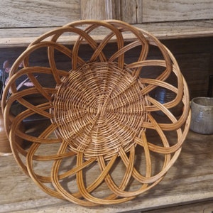 French Brocante Country Basket, Vintage Basket,  Rustic Basket, Vintage wicker round basket