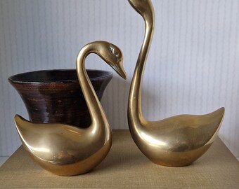 Brass Swan Figurine Pair, Vintage Brass Animal, Mid Century brass Swans