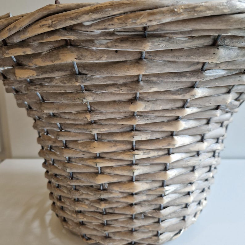 Photo inspiration: Decorating With Subtle Woven Baskets Reference: French Gathering Grey Country Basket Vintage Basket Rustic Harvest