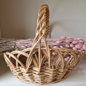 French Brocante Country Basket, Vintage Basket,  Rustic Basket, Vintage wicker round basket