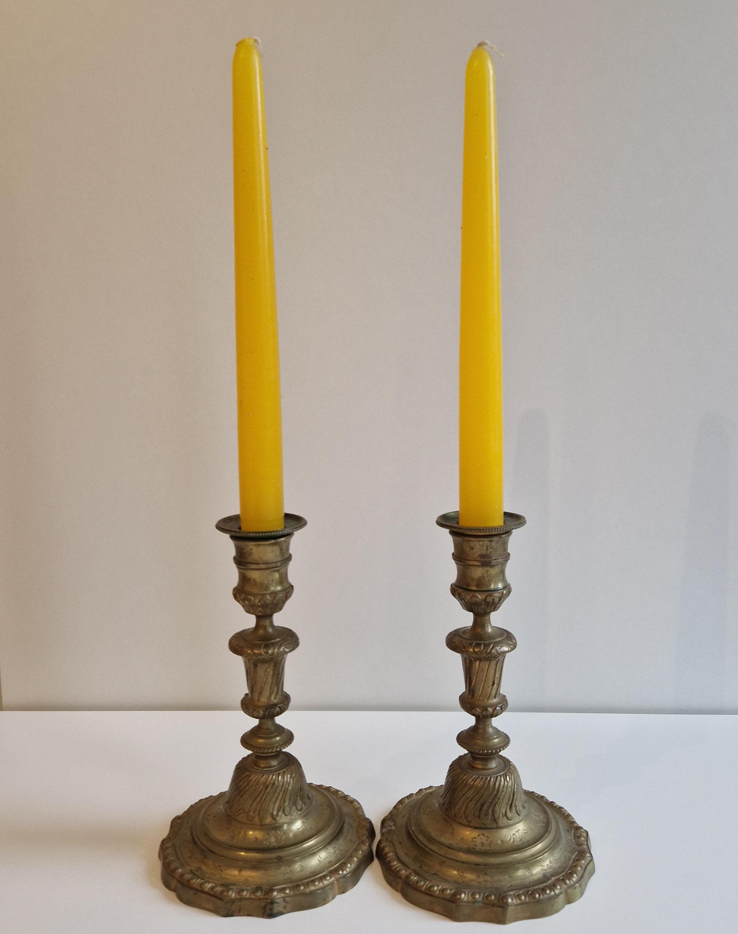 アンティーク真鍮製キャンドルスタンドペア、19世紀フランスの花柄