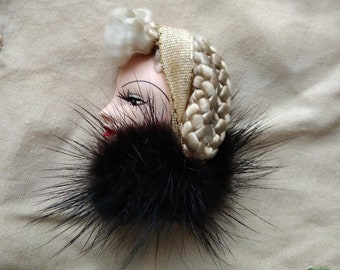 Broche retro vintage vissage femme boudoir
