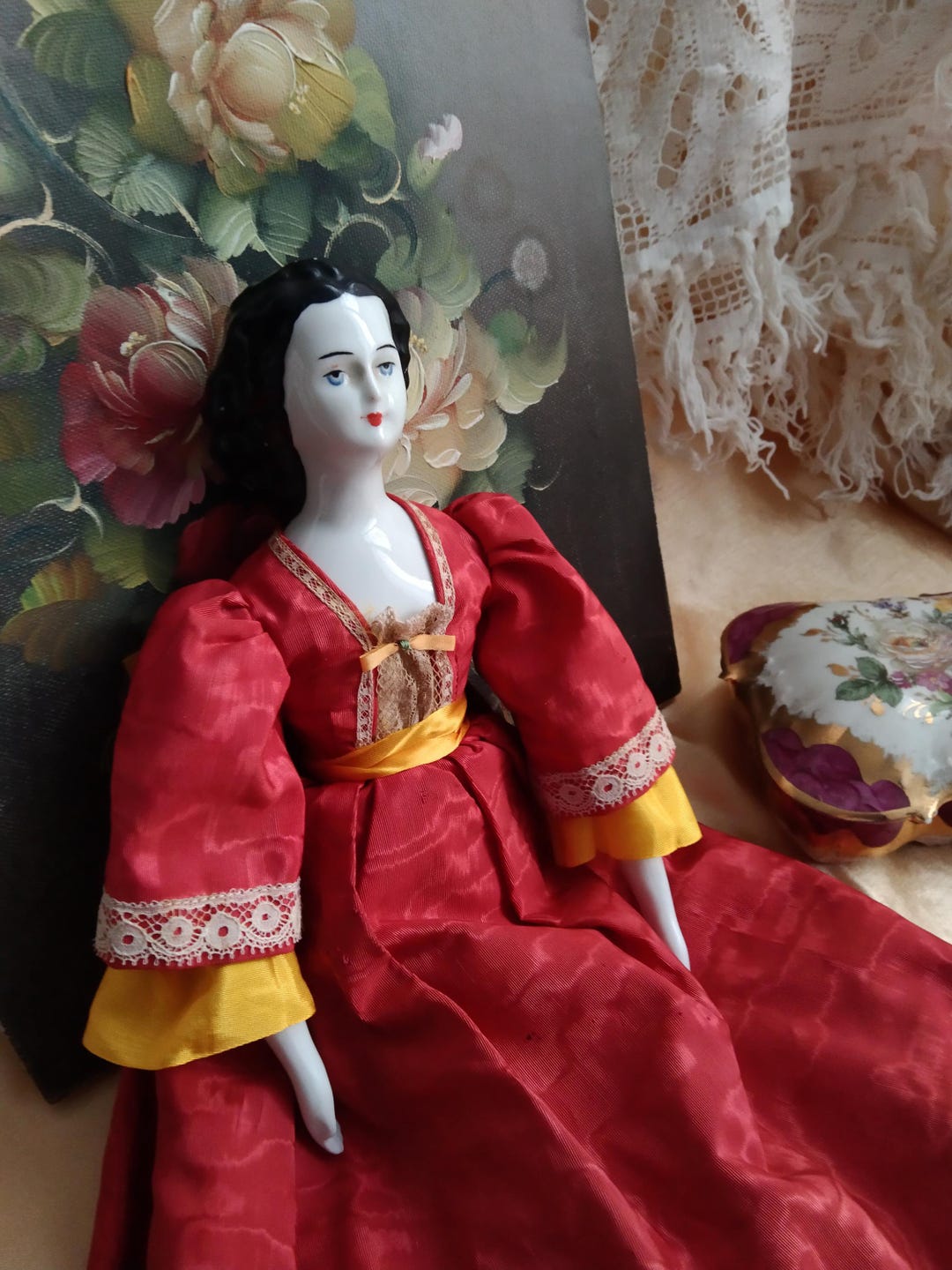 Grande Poupée Ancienne  Chine En Porcelaine émaillée Avec Coiffure Eugénie. - Canada