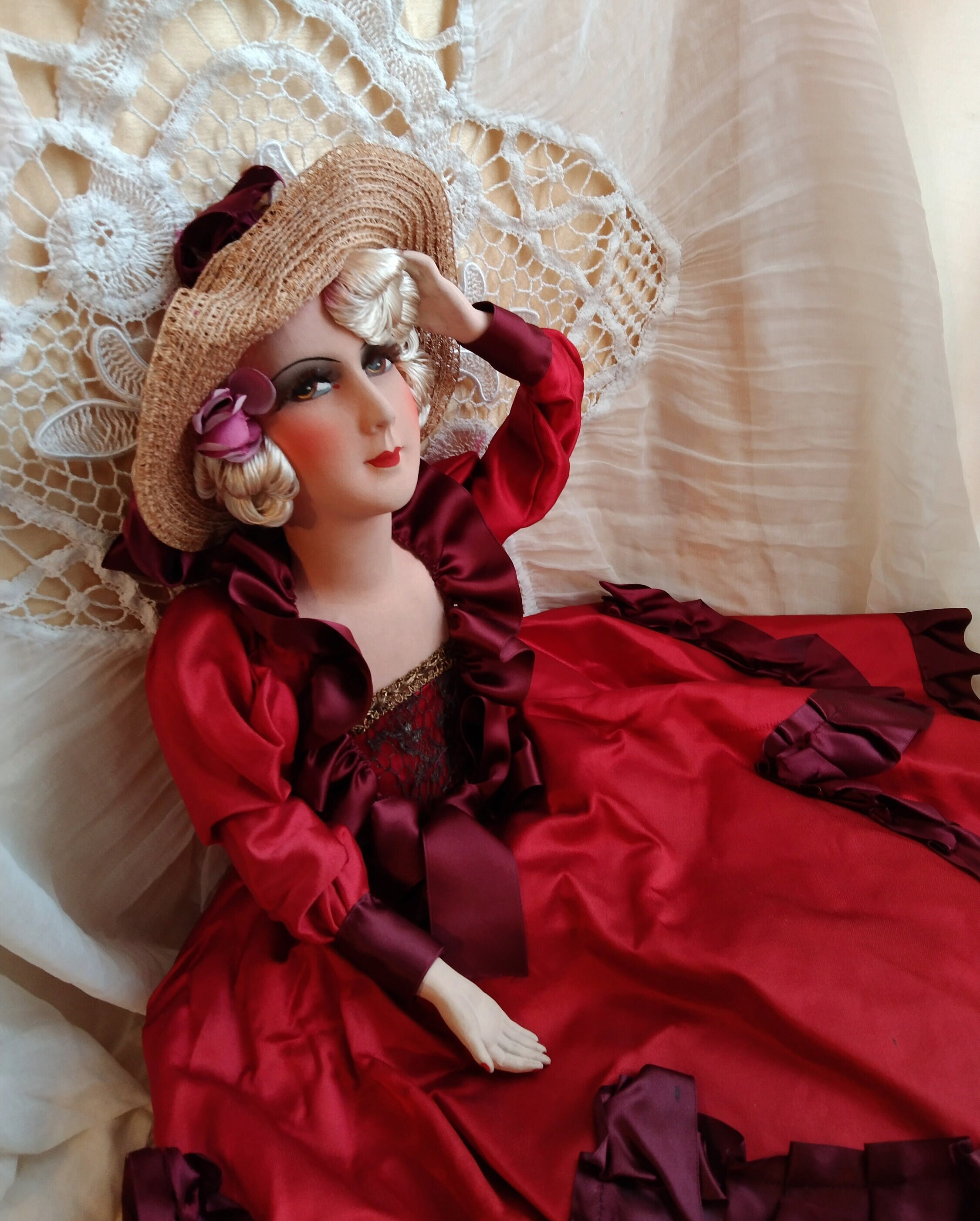 Poupée De Salon Boudoir Française - Années 1920-1930 - Taille 75 Cm - Tissu Dentelle