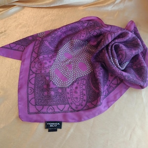 Foulard carre soie vintage italienne, motif  cranes