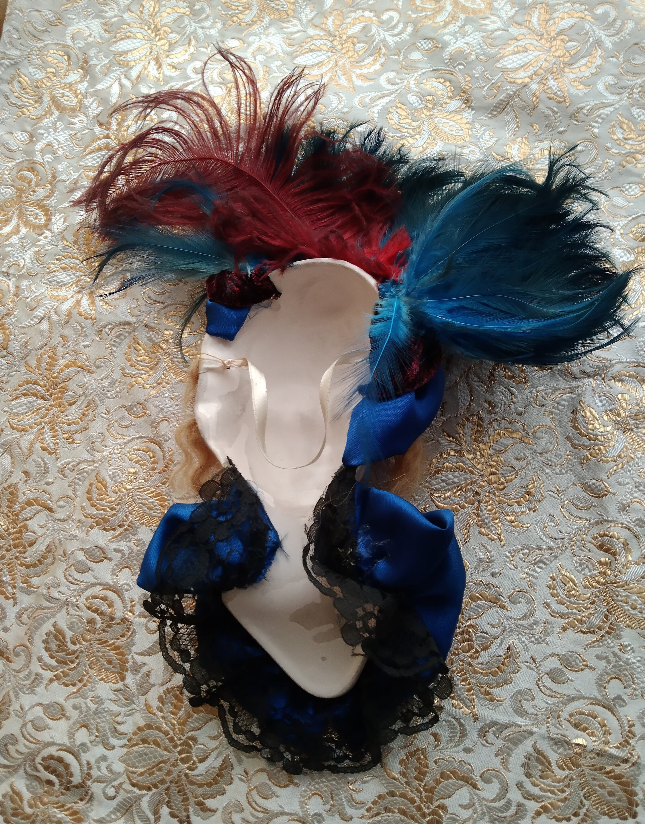 Ancienne Tête Buste De Poupée En Porcelaine émaillée – Coiffure Eugénie, France
