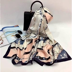 女性用シルクスカーフ、ショール、ラップ、100% マルベリーシルク、オールシーズン対応 170 cm x 52 cm (67"x21")