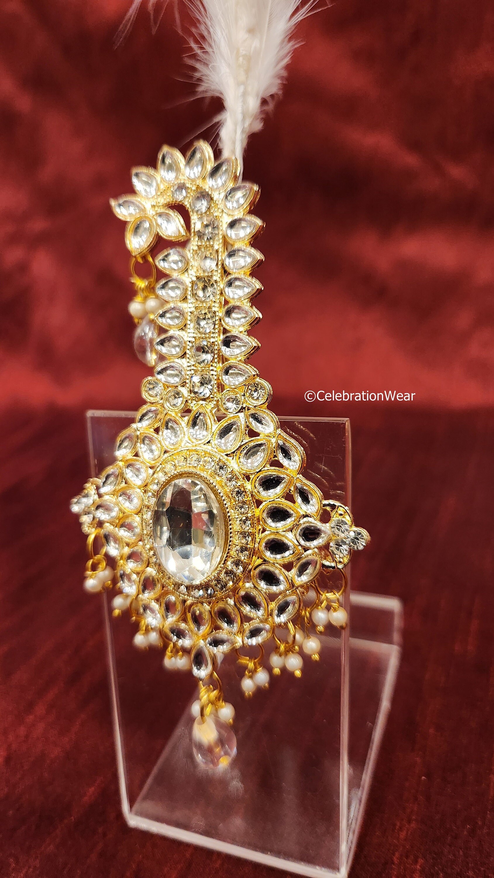 Kilangi brooch deals