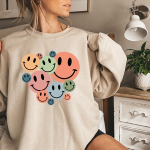 Retro Happy Face Sweatshirt, Trendy Positive Hoodie, Oversized Hoodie, Happy Face Aesthetic Hoodie, Happy Face, Emoji Sweatshirt