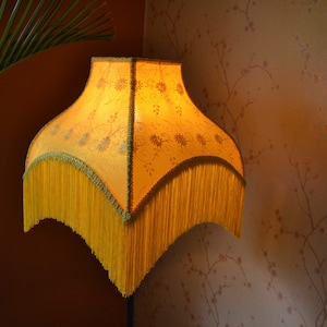 Lampenschirm zitronengelb/Stehlampe/Schlafzimmerlampe/viktorianische Lampe/Deckenlampe/vintage Lampe/handgefertigte Lampe/Stofflampe/Retro Lampenschirm