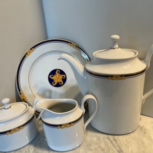 Rosenthal Renaissance Borgia Coffee Pot Set with plate